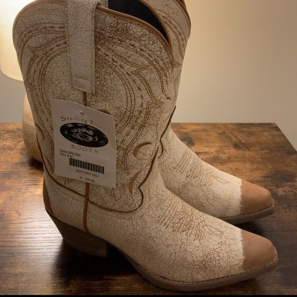 Sterling River Women’s Cowgirl Boots - Picture 3 of 16